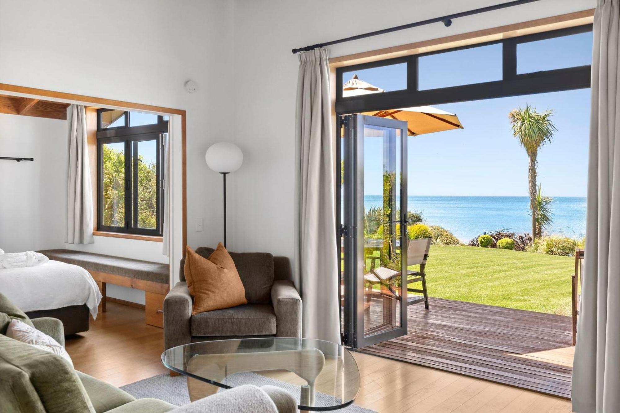 Adrift In Golden Bay- Absolute Beachfront Villas (Adults Only) Collingwood Exterior photo