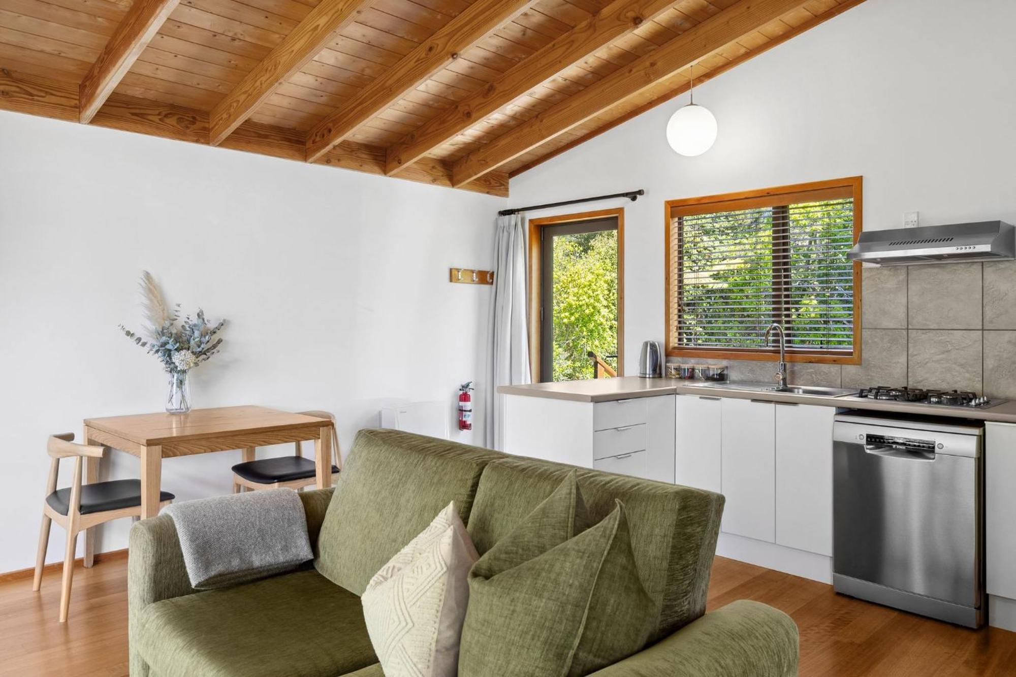 Adrift In Golden Bay- Absolute Beachfront Villas (Adults Only) Collingwood Exterior photo