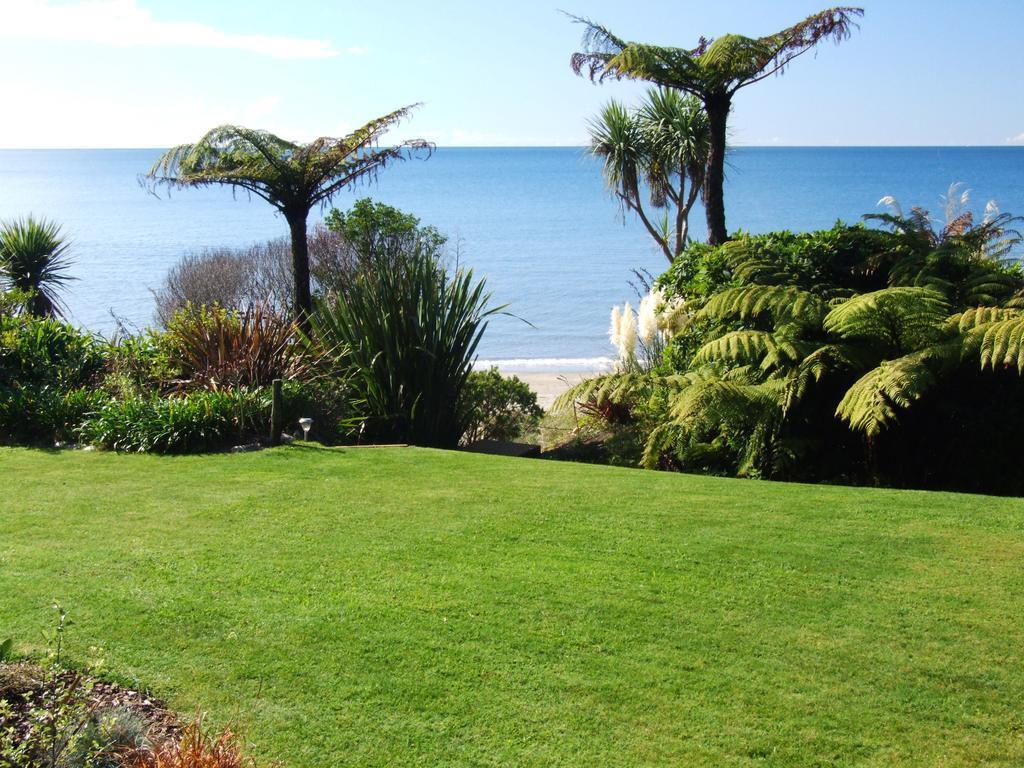Adrift In Golden Bay- Absolute Beachfront Villas (Adults Only) Collingwood Exterior photo